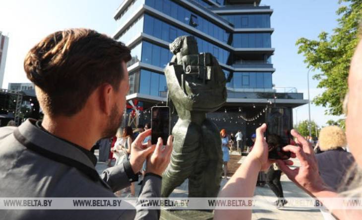  В Минске установили скульптуру за 341 тысячу долларов