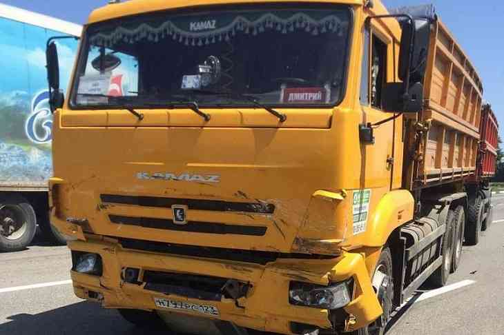 Жесткое ДТП с КамАЗом. Пострадали молодые белоруски Жесткое ДТП с КамАЗом. Пострадали молодые белоруски