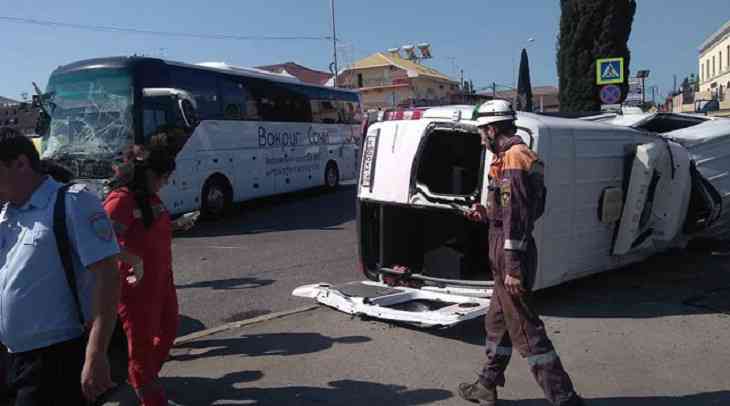 В Сочи столкнулись туристические автобусы: десятки пострадавших 