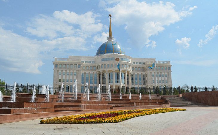 Голосование на досрочных выборах президента завершено в Казахстане
