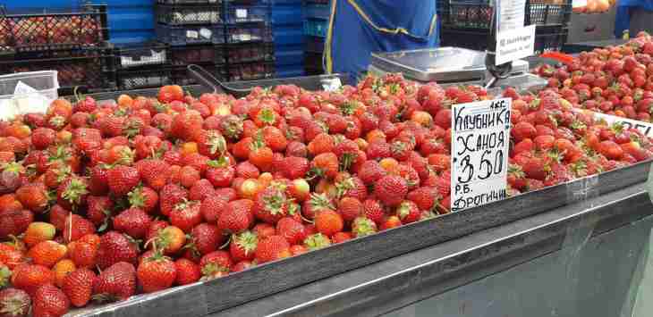 Как изменились цены на фрукты и овощи за неделю. Фотоотчет с Комаровского рынка 