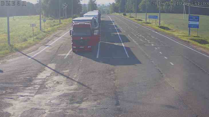 Сотни машин хотят уехать из Беларуси Сотни машин хотят уехать из Беларуси