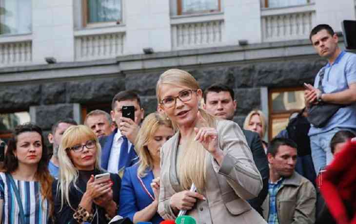 Тимошенко захотела объединиться с партией Зеленского Тимошенко захотела объединиться с партией Зеленского