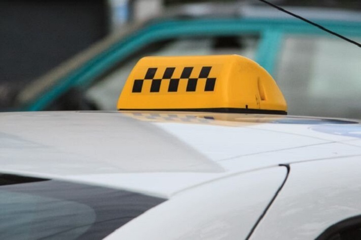 В Бресте пять пассажиров такси напали на автомобиль