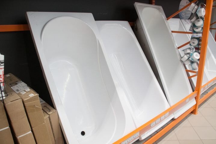 Под Вилейкой орудовали воры: забирали чугунные ванны 