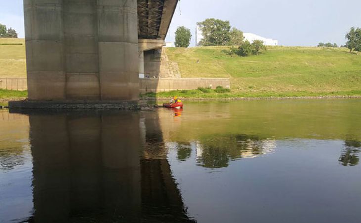 В Витебске отдыхающие нашли мину под мостом на Западной Двине