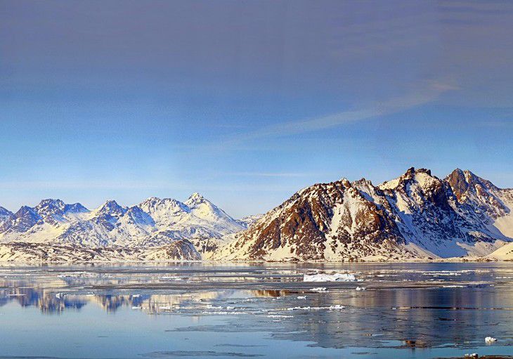 Климатическая аномалия: в Гренландии за день растаяло более 40 % льдов