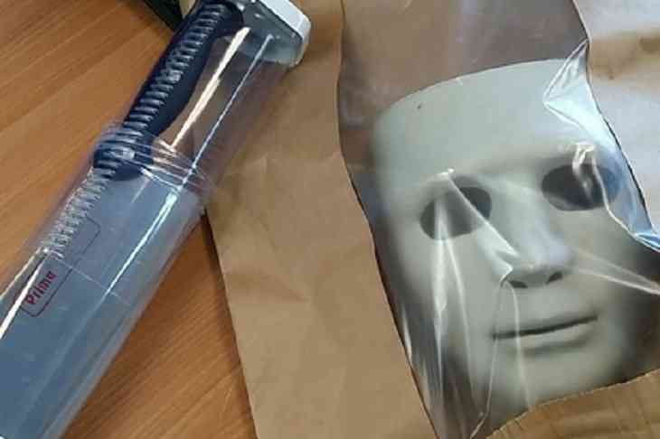 «Убийца из фильма ужасов» гонялся с ножом за людьми и был арестован «Убийца из фильма ужасов» гонялся с ножом за людьми и был арестован