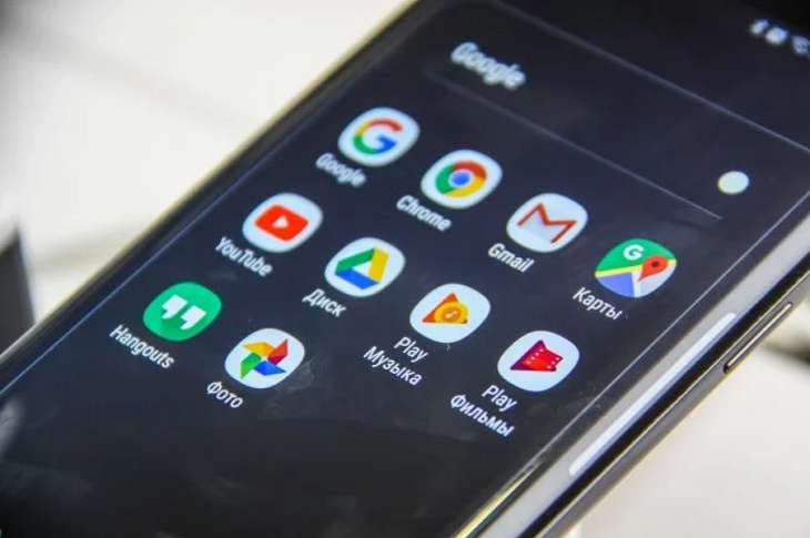 В Барановичах мужчина дал сделать звонок «другу» и остался без телефона В Барановичах мужчина дал сделать звонок «другу» и остался без телефона