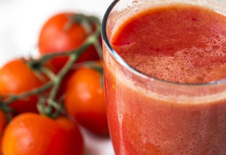 Стакан томатного сока в день снижает давление и уровень холестерина