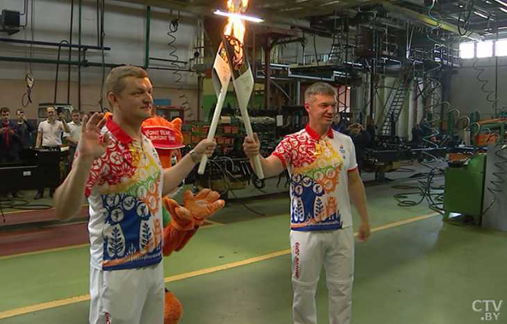 «Пламя мира» II Европейских игр побывало на минских заводах