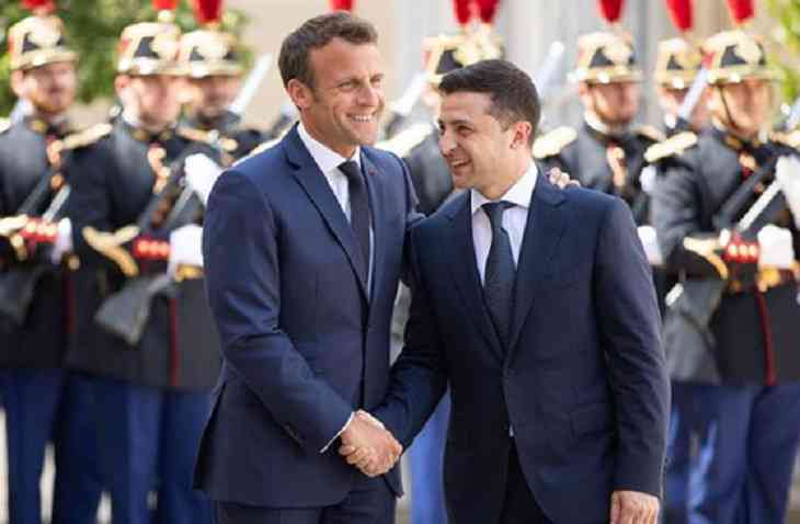 Зеленского раскритиковали за провальную поездку в Европу