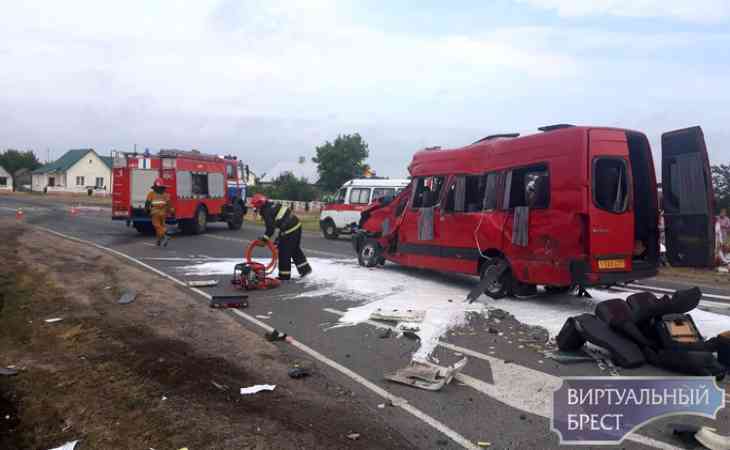 Жуткое ДТП в Каменецком районе: Фура с отказавшими тормозами протаранила маршрутку с людьми