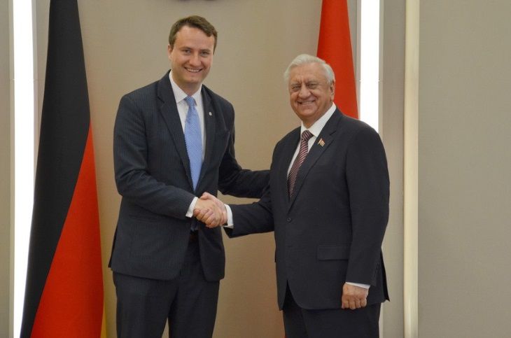 Мы хотим, чтобы инвестиции увеличивались. Германия заинтересована в экономическом сотрудничестве с Беларусью Мы хотим, чтобы инвестиции увеличивались. Германия заинтересована в экономическом сотрудничестве с Беларусью