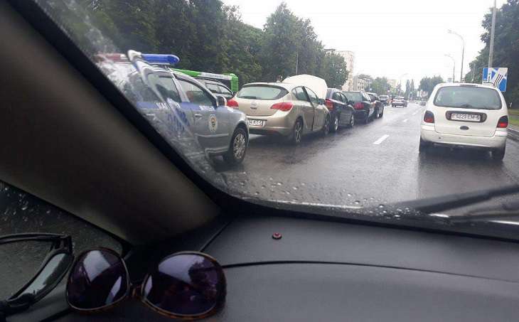 В Могилеве столкнулись четыре автомобиля В Могилеве столкнулись четыре автомобиля