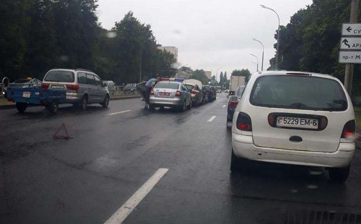 В Могилеве столкнулись четыре автомобиля