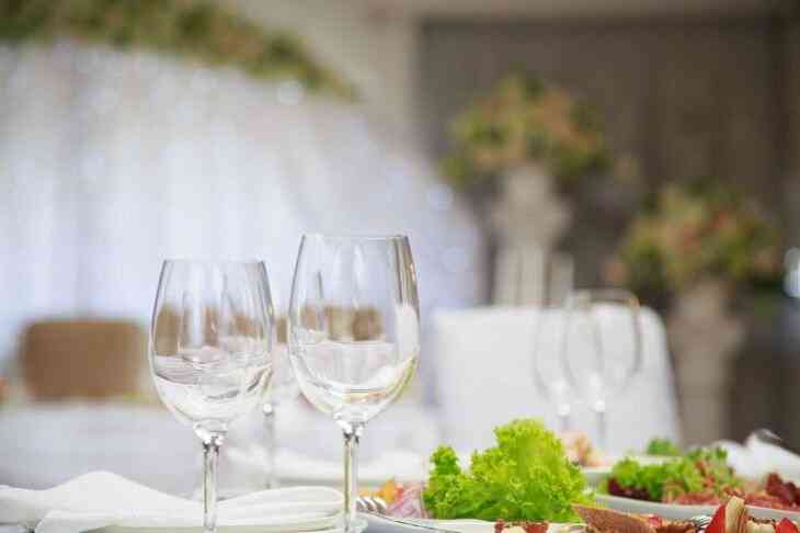 Пообедала и сбежала. Девушка рассчитывала обмануть ухажера на свидании и просчиталась