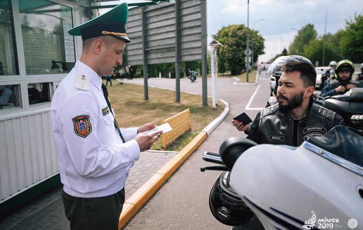 За 15 дней безвиза для болельщиков Беларусь посетили 230 тысяч иностранцев За 15 дней безвиза для болельщиков Беларусь посетили 230 тысяч иностранцев