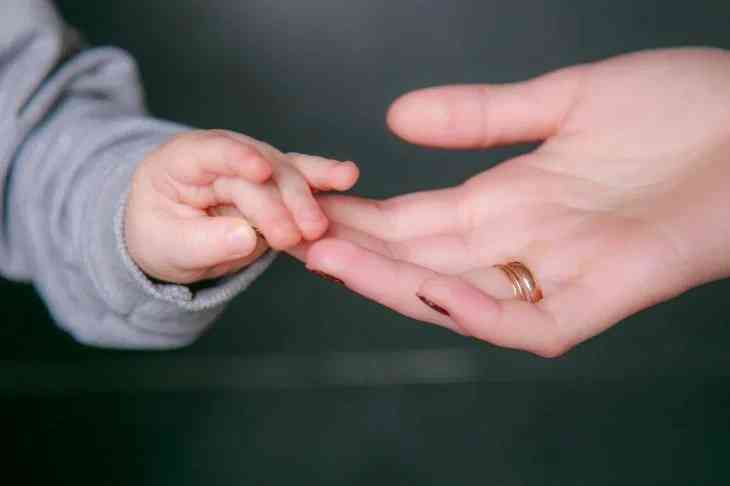 Врачи наложили мальчику гипс на здоровую руку Врачи наложили мальчику гипс на здоровую руку