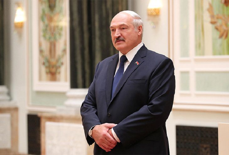 Лукашенко вручил государственные награды