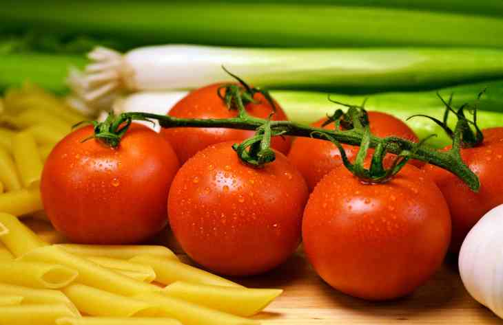 Хозяйкам на заметку: как сохранить помидоры свежими на полгода