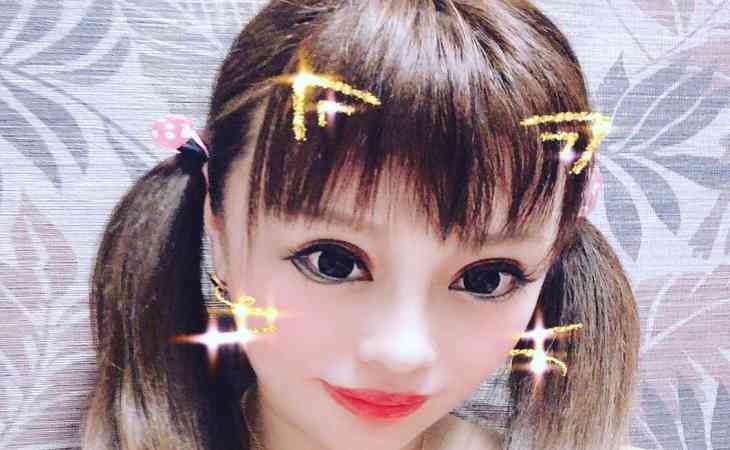 Мама назвала некрасивой: Девушка сделала 300 пластических операций