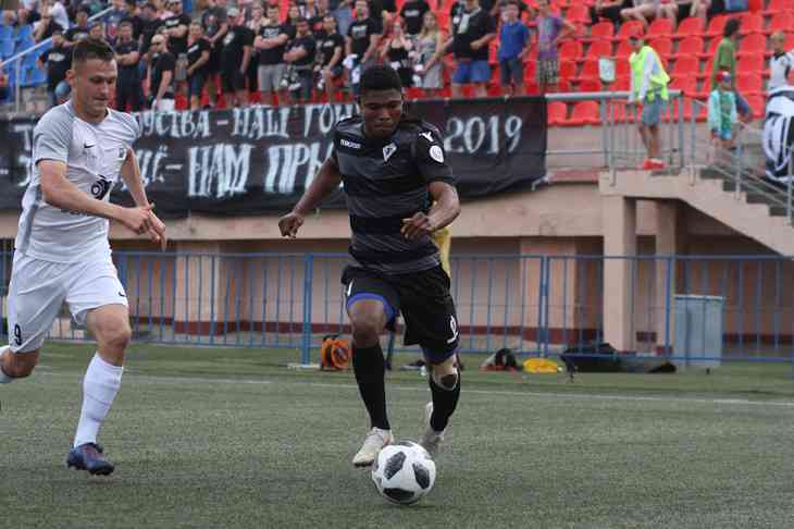 Стартует 13-й тур ЧБ по футболу. Кто с кем играет  