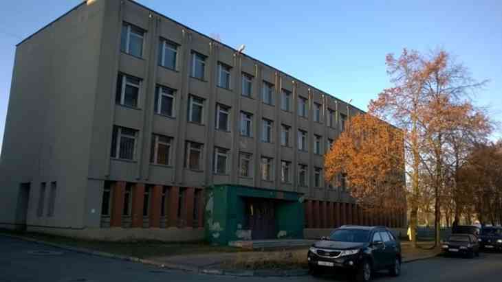 Четырехэтажное здание продают за 25 рублей в Гомеле