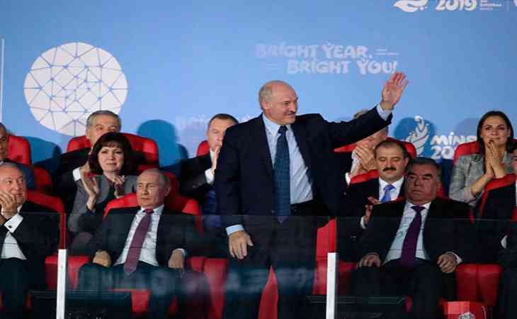 «Мы не можем потерять 8 тысяч человек»: Лукашенко поручил создать банк данных волонтёров