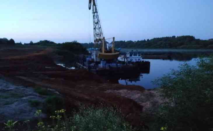 В Витебском районе неизвестные подожгли экскаватор
