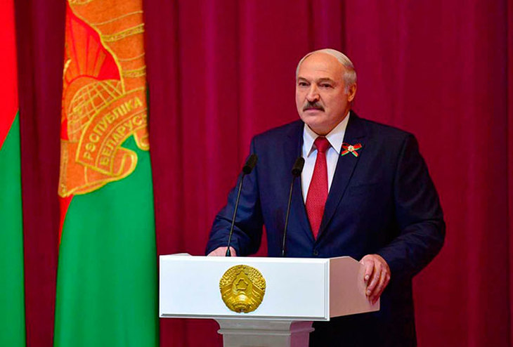 Лукашенко: мы не позволим переписать историю