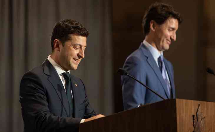 Зеленский заговорил по-английски и рассмешил политиков Зеленский заговорил по-английски и рассмешил политиков