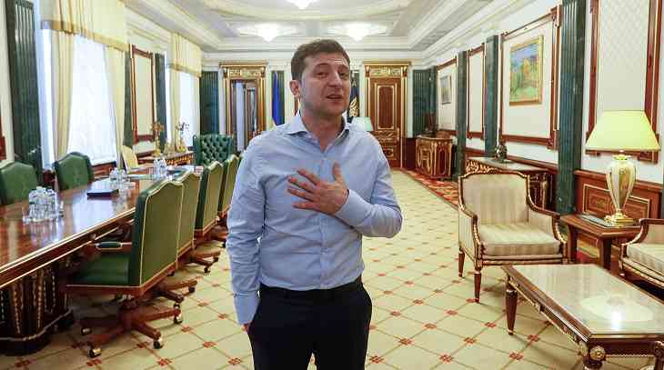Зеленский прибыл на Донбасс и уволил губернатора