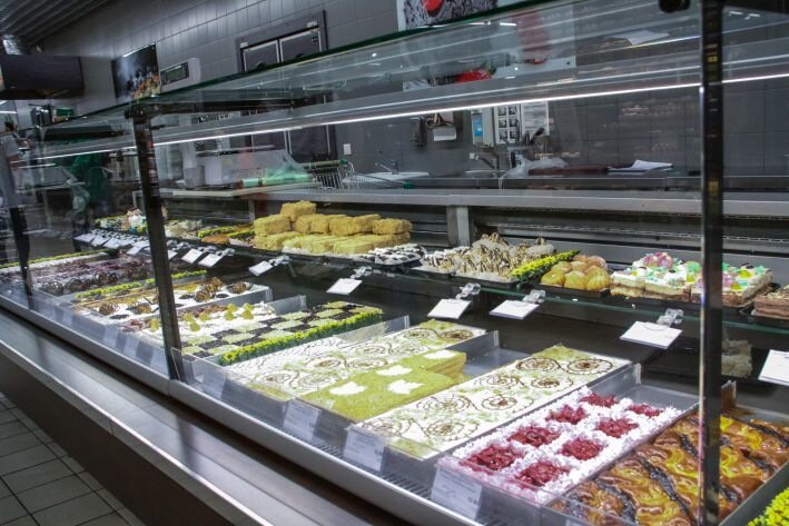 Тело 18-летней студентки нашли в холодильнике кондитерского магазина