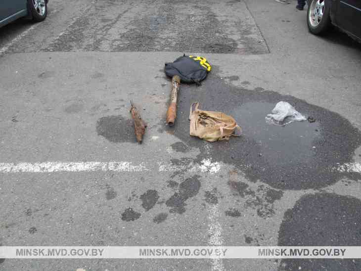 В Минске на рынке пытались продать обрез и снаряд