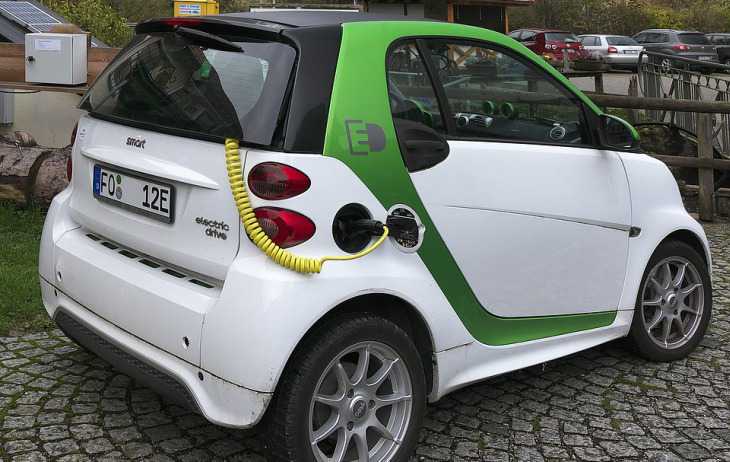 Стало известно, когда в Беларуси выпустят первый электромобиль