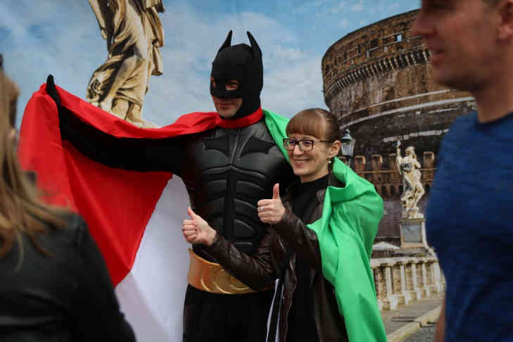 Акробатические флешмобы и бесплатная виза. Как празднуется День культуры Италии в Беларуси