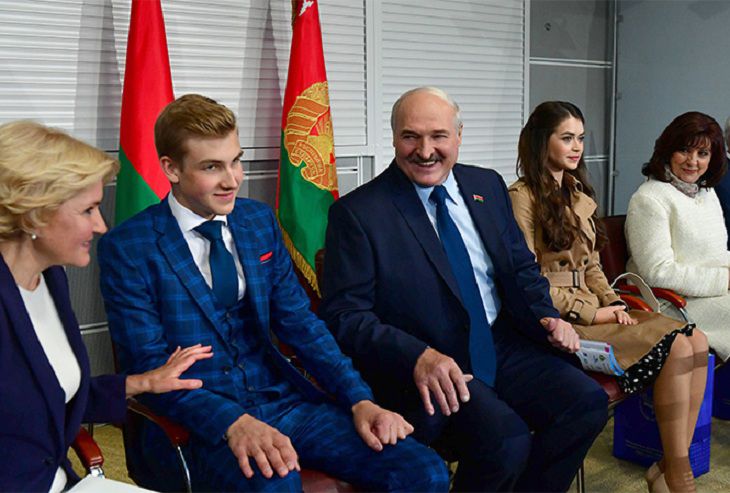 Славянский базар в Витебске- 2019: что за девушка сидела рядом с Лукашенко
