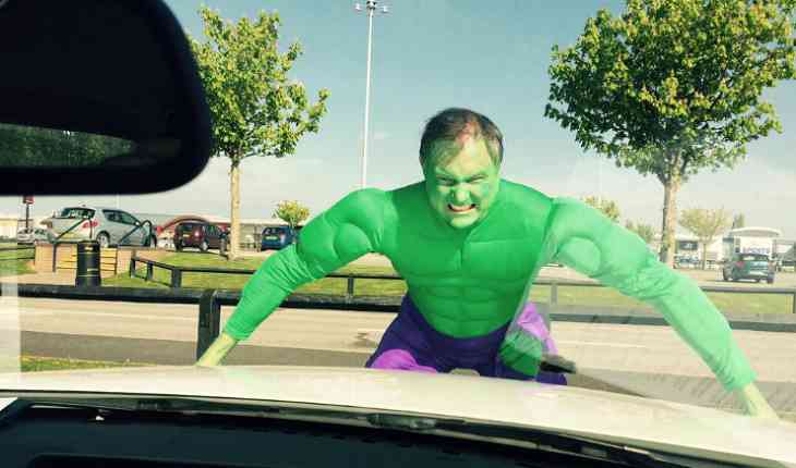 Жертва домогательств известного ведущего вспомнила о них спустя десять лет