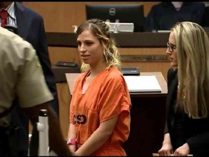 Учительница получила 20 лет тюрьмы за интимную близость с учеником