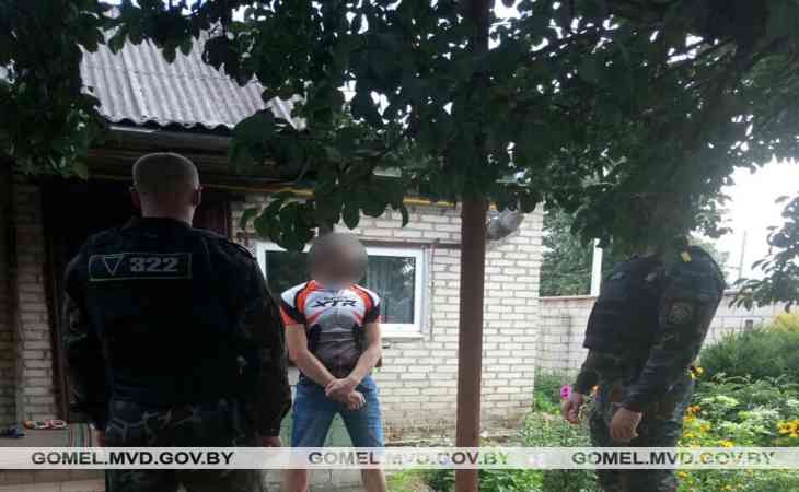 В Калинковичах служебная собака помогла оперативникам найти сейф с наркотиками