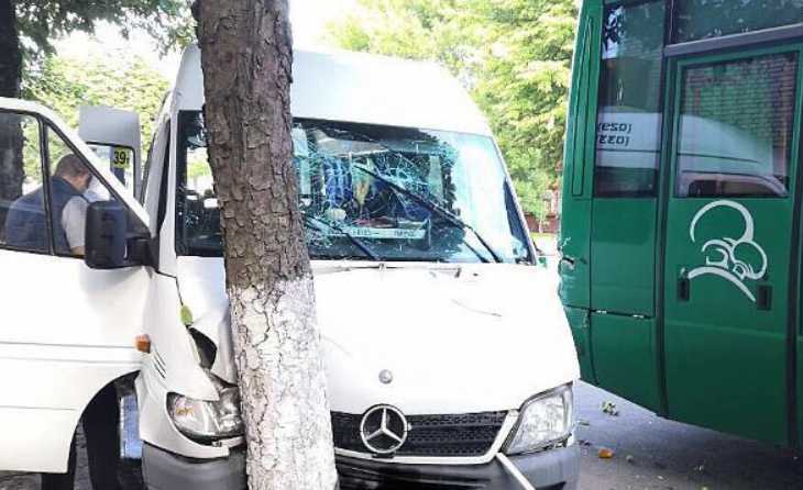 В УВД рассказали подробности ДТП с маршруткой в Барановичах В УВД рассказали подробности ДТП с маршруткой в Барановичах