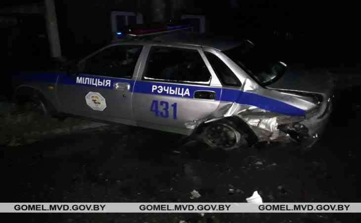 В Речице нетрезвый водитель на «Ауди» влетел в автомобиль ГАИ