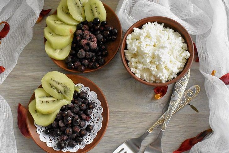 Медики рассказали о вреде творога для организма