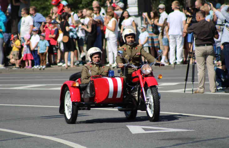 Спасатели устроили красивый праздник в Минске. Посмотрите, как это было Спасатели устроили красивый праздник в Минске. Посмотрите, как это было