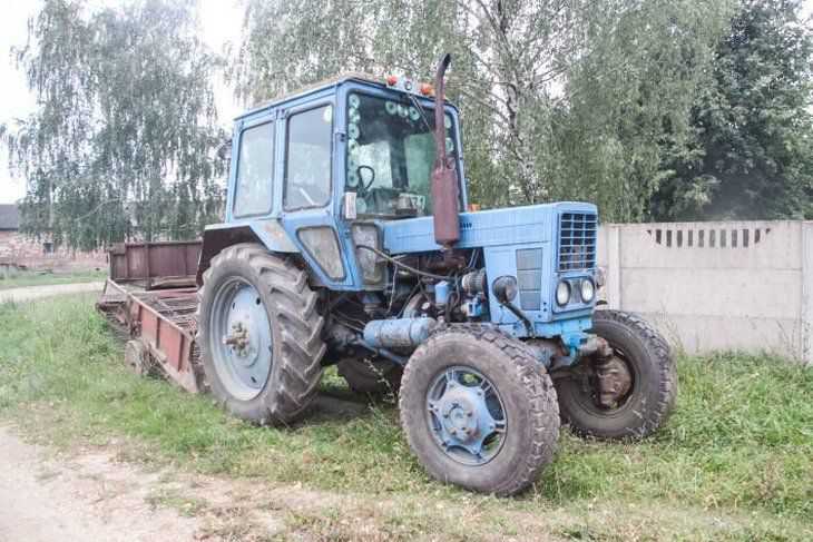 В Щучинском районе на заготовке кормов сгорел трактор