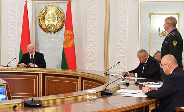 Лукашенко – главе МВД: Сделайте, чтобы нигде не было видно милиции, а порядок был идеальным