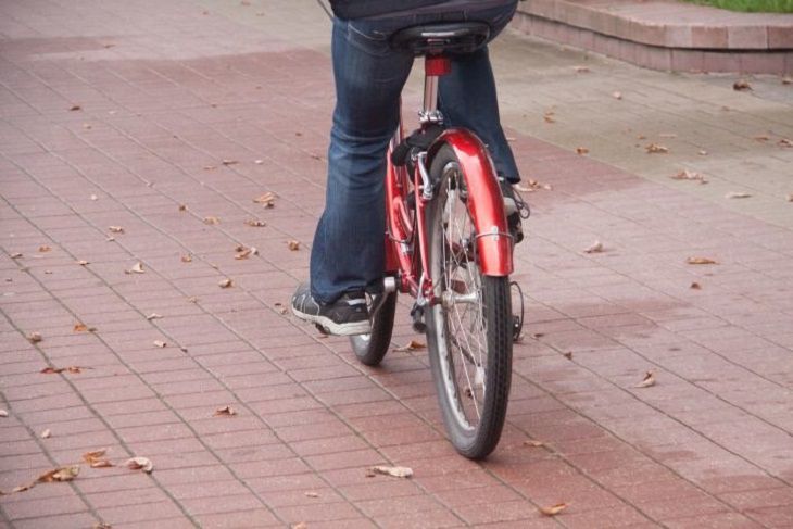 Под Молодечно угнали плохо припаркованный «Аист» 