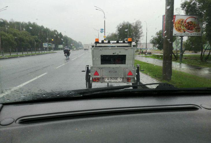 За лихачами в Беларуси начали охоту суперкамеры. Вот как они выглядят