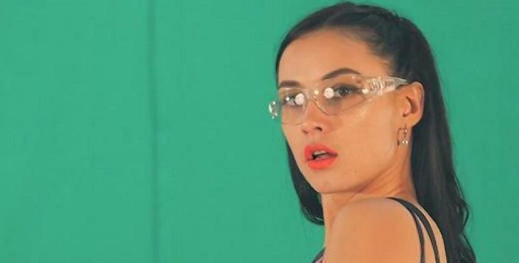 МАРТ приказал удалить скандальное видео «Белмаша» с работницами в купальниках